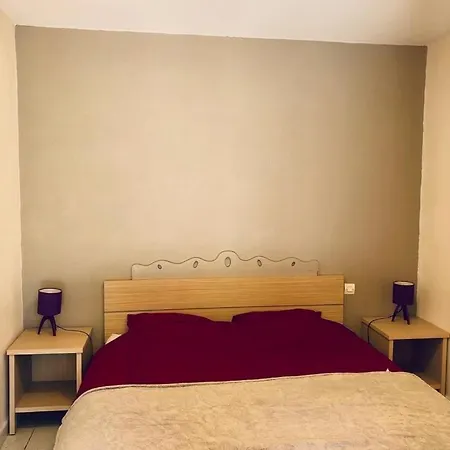 Appartement Pour 4 Personnes, 15 Minutes A Pied De La *